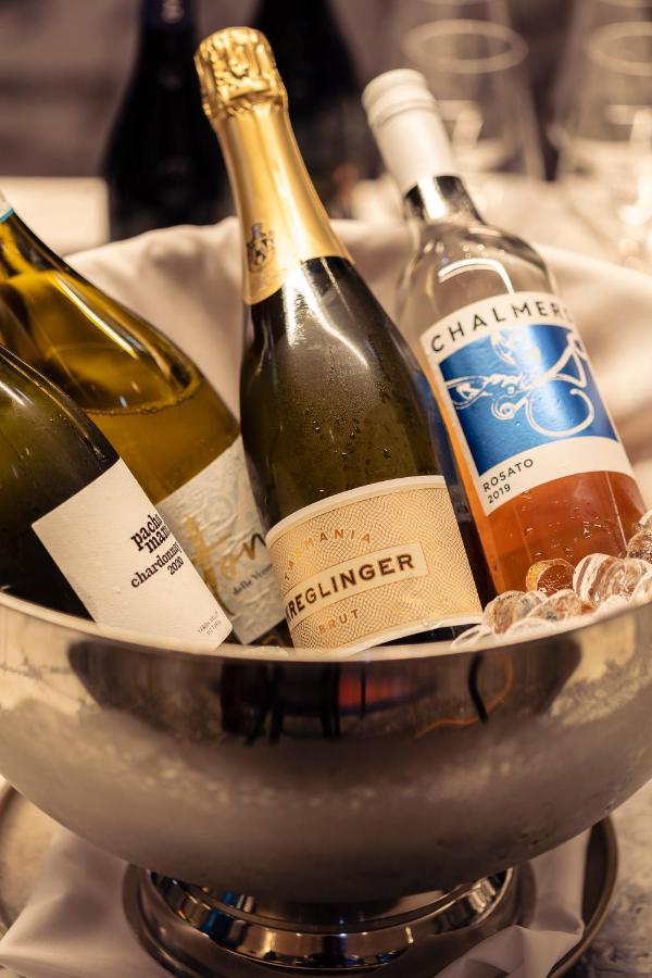 Next Hotel Melbourne, Curio Collection By Hilton Exterior photo Sparkling wine